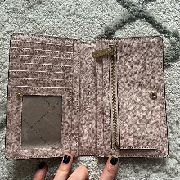 Michael Kors pink leather wallet card holder snap button coin pocket - Picture 2 of 11